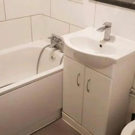 2- Room In Central London